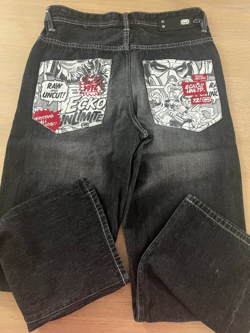 Nostalgic Hallmark of "Y2K Aesthetics" Vintage Streetwear Culture